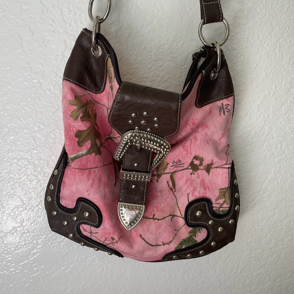 Realtree Pink Camouflage Western-style Shoulder Bag